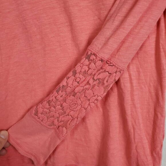 Maurices MEDIUM Pink Top - Picture 3 of 7